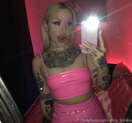 Nasty_bimbo