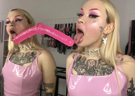 Nasty_bimbo
