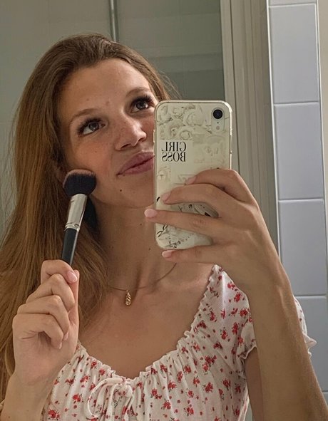 Nagie wyciekłe zdjęcie OnlyFans od Lovvejane