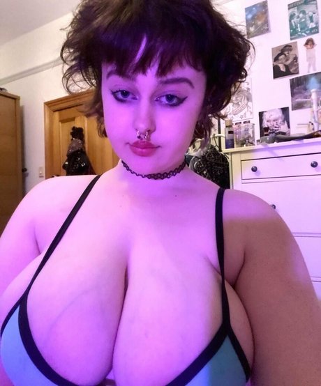 Nagie wyciekłe zdjęcie OnlyFans od Milabloomoo