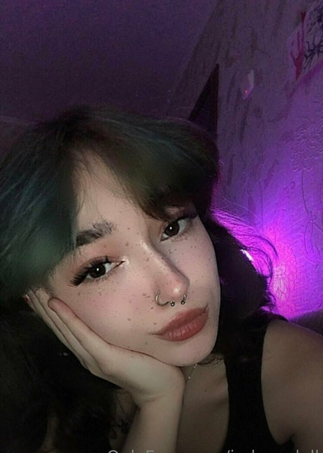 Nagie wyciekłe zdjęcie OnlyFans od Imhorndoll