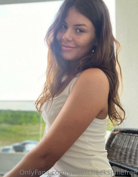 Sweetcheeksjuliefree