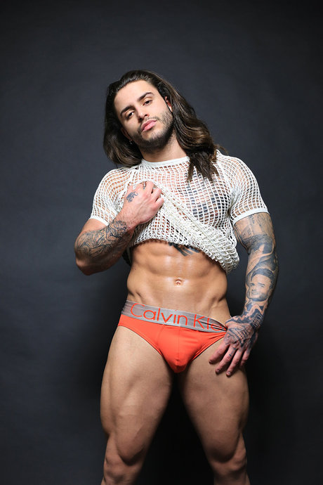 Nagie wyciekłe zdjęcie OnlyFans od Santiago