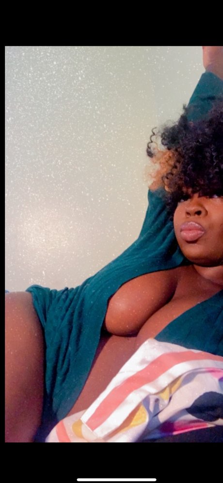 Nagie wyciekłe zdjęcie OnlyFans od Ros