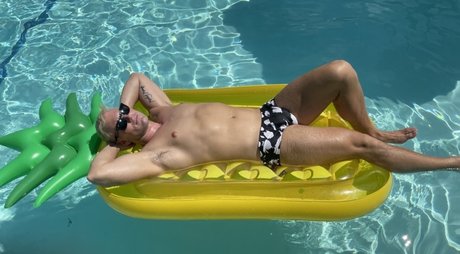 Nagie wyciekłe zdjęcie OnlyFans od Kirk