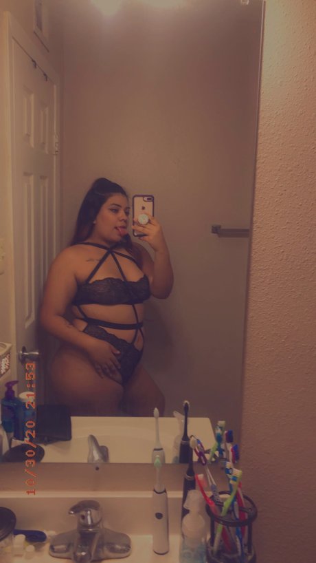Nagie wyciekłe zdjęcie OnlyFans od Renaa