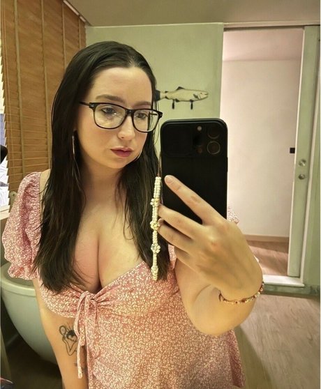Nagie wyciekłe zdjęcie OnlyFans od Kirsty Wells