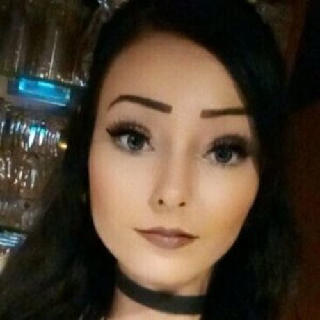Littlemissnaughtytw