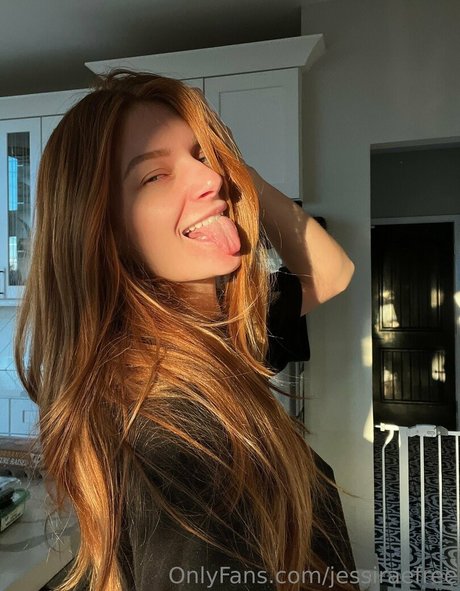 Nagie wyciekłe zdjęcie OnlyFans od Jessiraefree