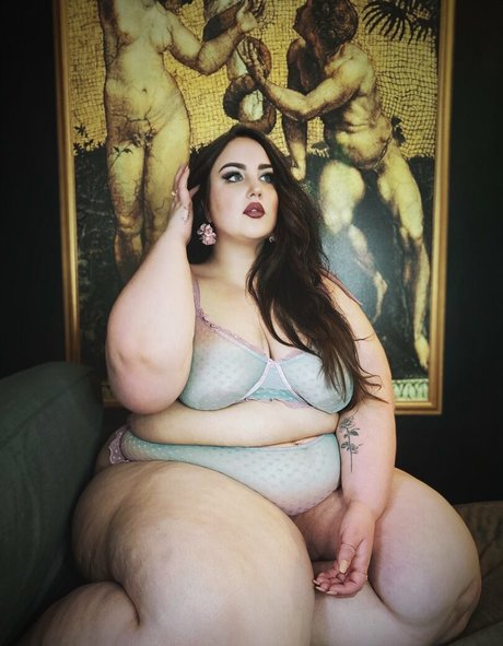 Nagie wyciekłe zdjęcie OnlyFans od Plumpprincess