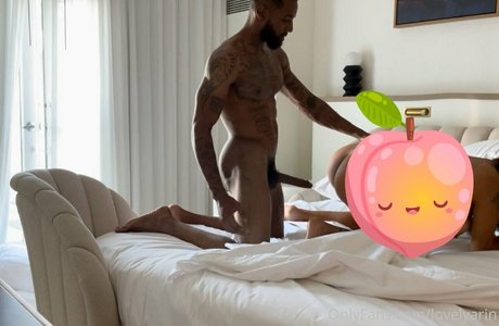 Nagie wyciekłe zdjęcie OnlyFans od Lovelyarin