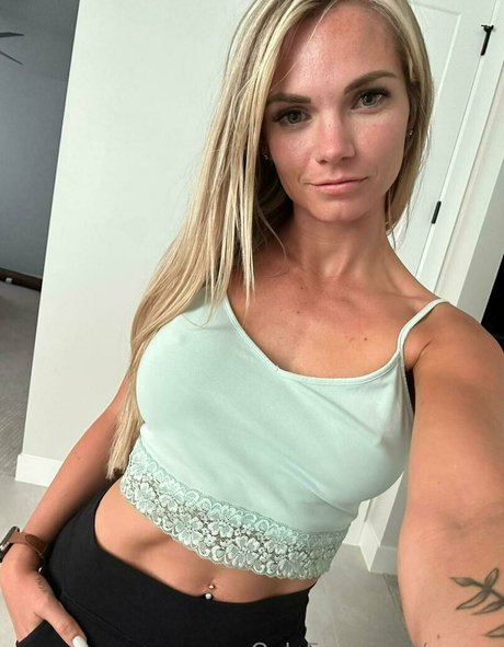 Nagie wyciekłe zdjęcie OnlyFans od Ezrapaige