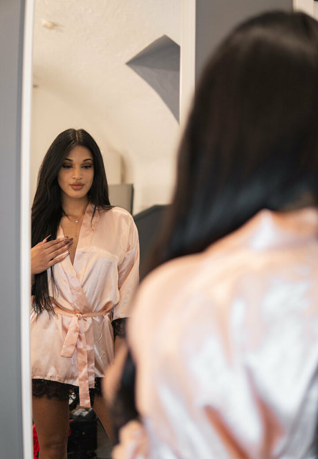 Nagie wyciekłe zdjęcie OnlyFans od Brownielizy