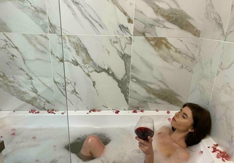 Nagie wyciekłe zdjęcie OnlyFans od Vlaeria