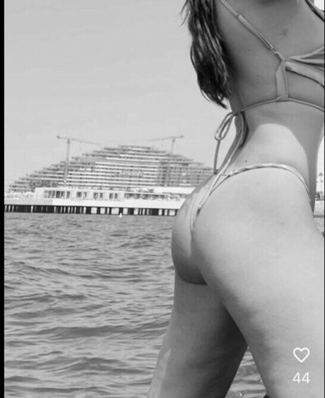 Nagie wyciekłe zdjęcie OnlyFans od Charlotte Haffner