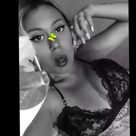Nagie wyciekłe zdjęcie OnlyFans od Larweed