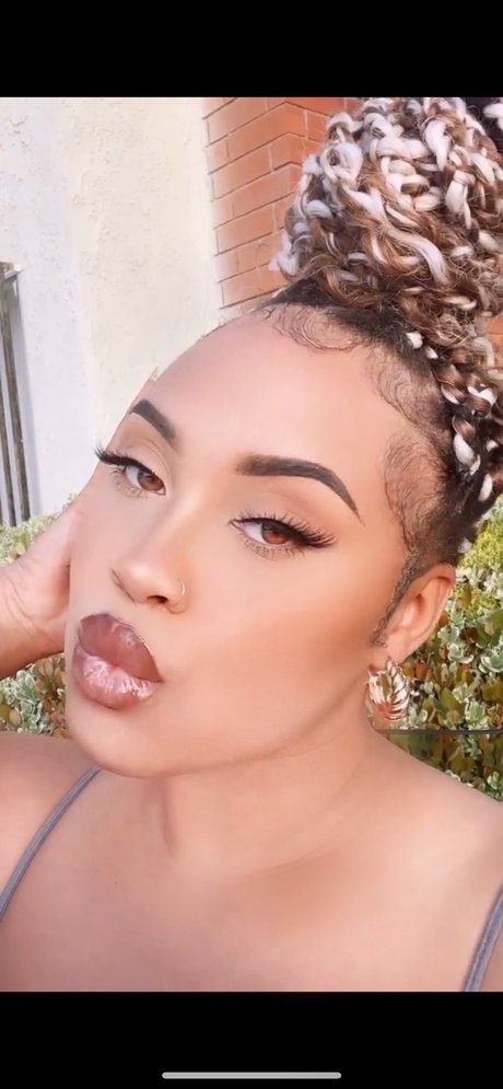 Nagie wyciekłe zdjęcie OnlyFans od Mont Nicole