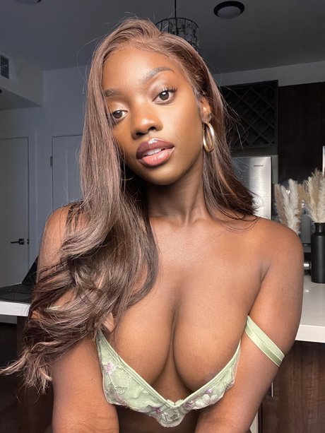 Nagie wyciekłe zdjęcie OnlyFans od Laila