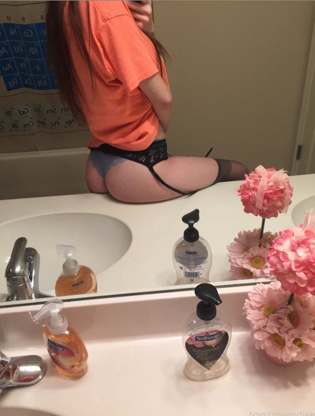 Nagie wyciekłe zdjęcie OnlyFans od Toystoryandiee