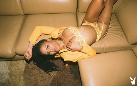 Nagie wyciekłe zdjęcie OnlyFans od Kira Noir