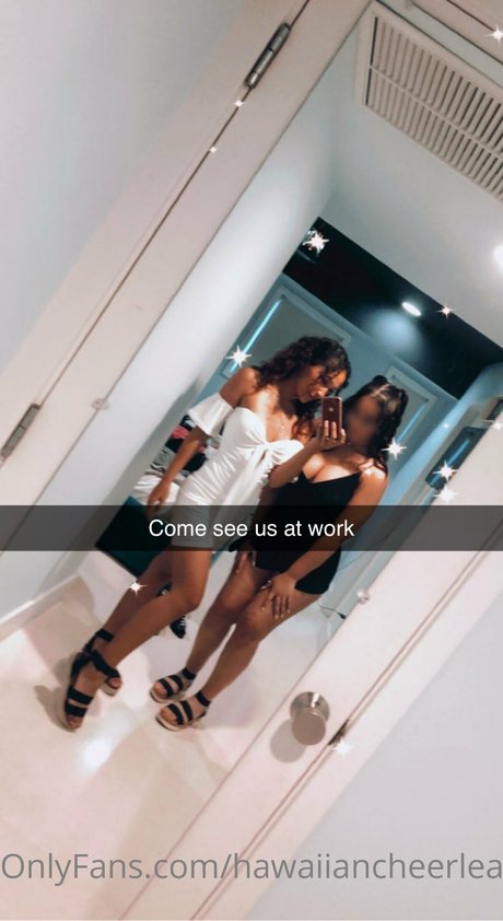 Nagie wyciekłe zdjęcie OnlyFans od Hawaiian Cheerleader