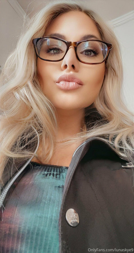 Nagie wyciekłe zdjęcie OnlyFans od Lunaskye9