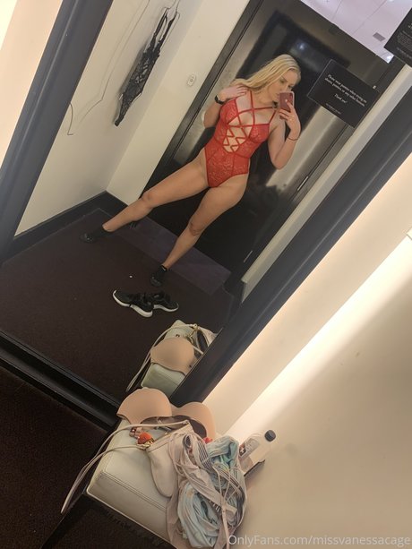 Nagie wyciekłe zdjęcie OnlyFans od Vanessa Cage