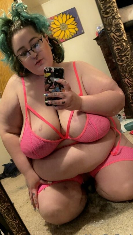 Nagie wyciekłe zdjęcie OnlyFans od Megbebad
