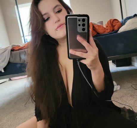 Nagie wyciekłe zdjęcie OnlyFans od Evrydayswdnsday