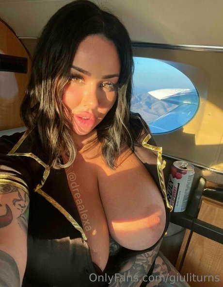 Nagie wyciekłe zdjęcie OnlyFans od Giuliturns