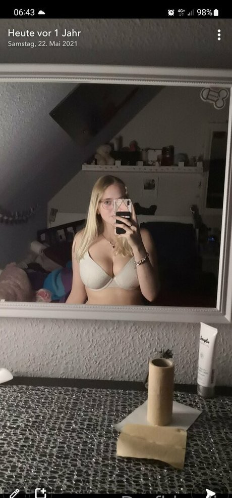 Nagie wyciekłe zdjęcie OnlyFans od Dorfblondie