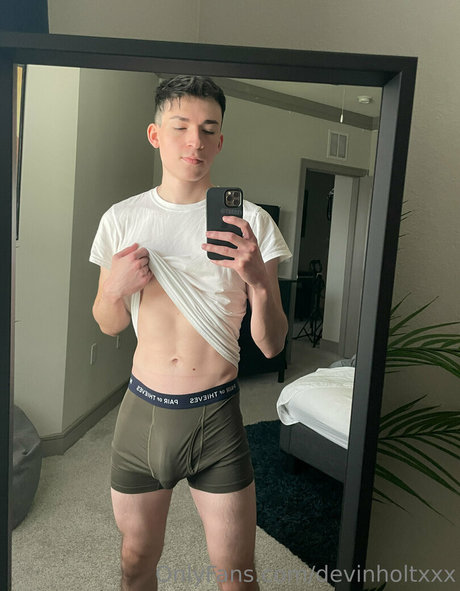 Nagie wyciekłe zdjęcie OnlyFans od Devinholtxxx