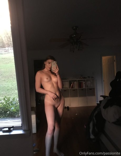 Nagie wyciekłe zdjęcie OnlyFans od Melvniely