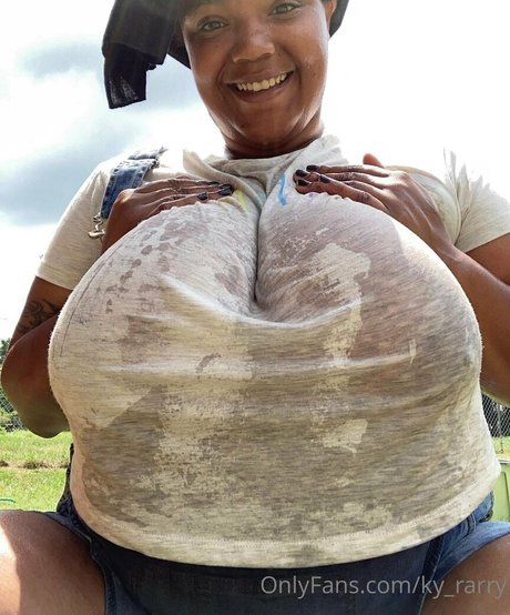 Nagie wyciekłe zdjęcie OnlyFans od Kyrarry