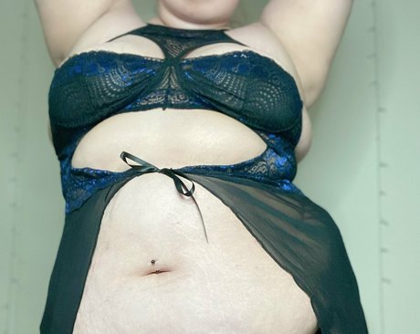 Nagie wyciekłe zdjęcie OnlyFans od Misshoneycatt