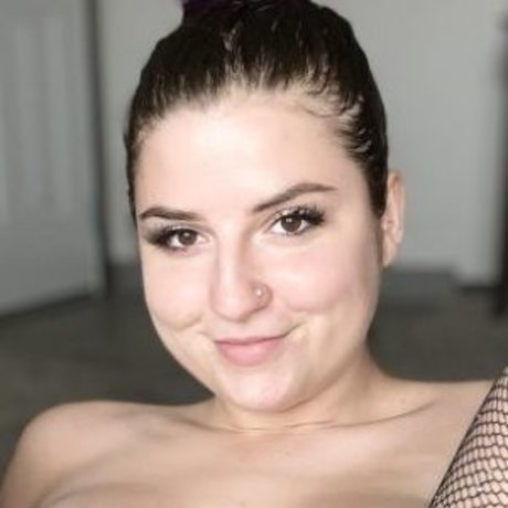 Nagie wyciekłe zdjęcie OnlyFans od Yourqueenkatiee