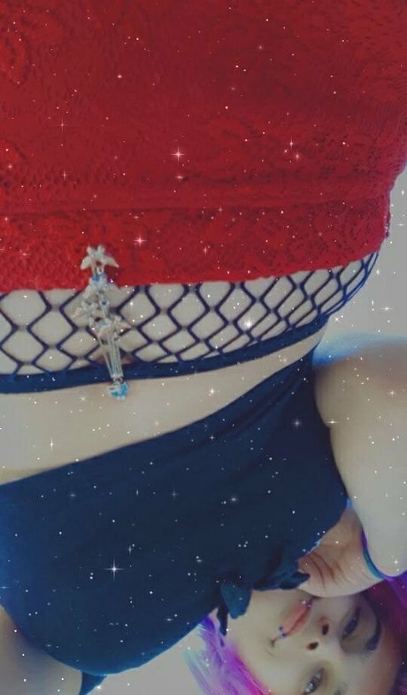 Nagie wyciekłe zdjęcie OnlyFans od Glowyhole