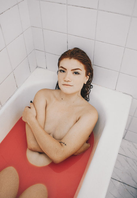 Nagie wyciekłe zdjęcie OnlyFans od Ellora Haonne