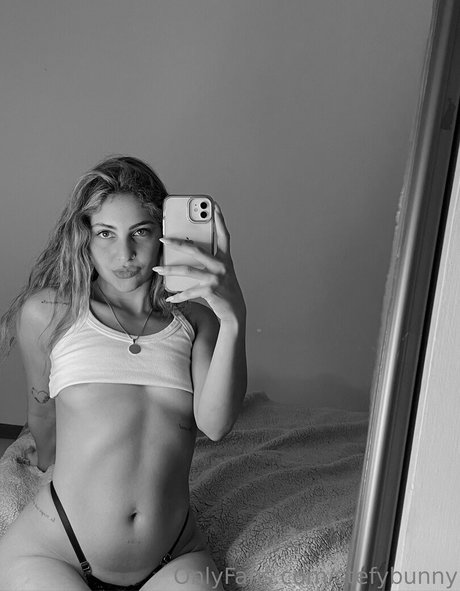 Nagie wyciekłe zdjęcie OnlyFans od Stefybunny
