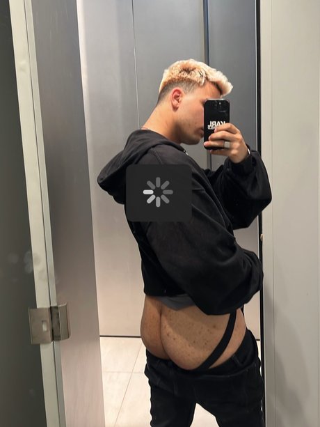 Nagie wyciekłe zdjęcie OnlyFans od Eduard