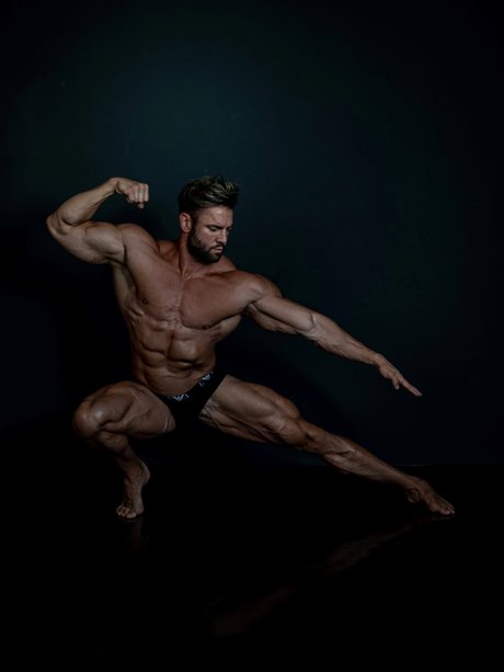 Nagie wyciekłe zdjęcie OnlyFans od Geeorge Steel
