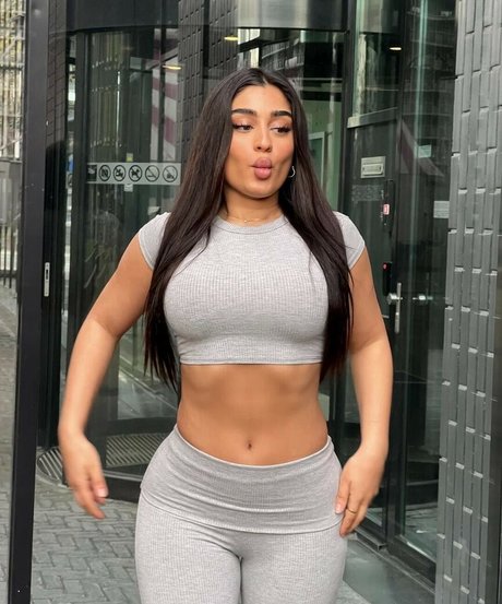 Nagie wyciekłe zdjęcie OnlyFans od Parmidashahh