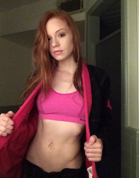 Nagie wyciekłe zdjęcie OnlyFans od Emmmxc