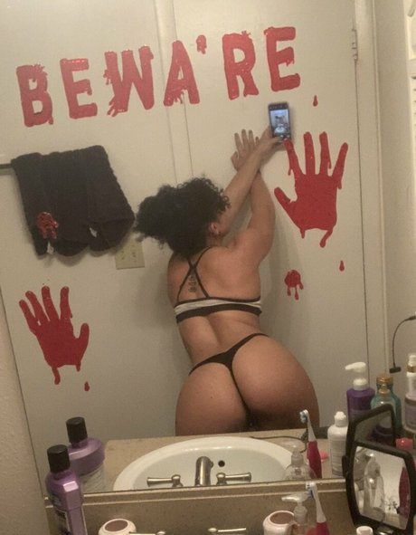 Nagie wyciekłe zdjęcie OnlyFans od Poofballdemon