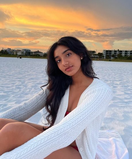 Nagie wyciekłe zdjęcie OnlyFans od Maya Mayanalluri