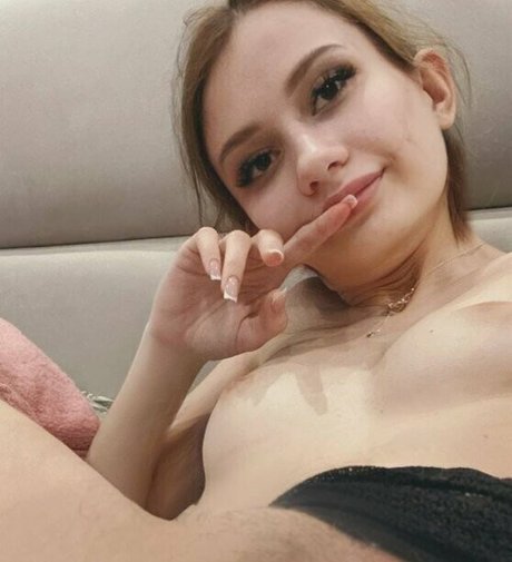 Nagie wyciekłe zdjęcie OnlyFans od Alinameaw
