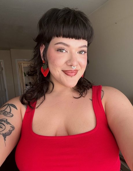Nagie wyciekłe zdjęcie OnlyFans od Cherryishairy