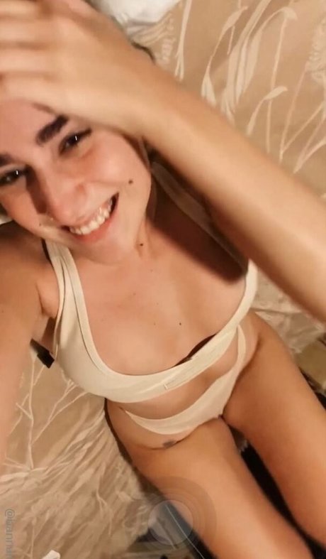 Anna Linares