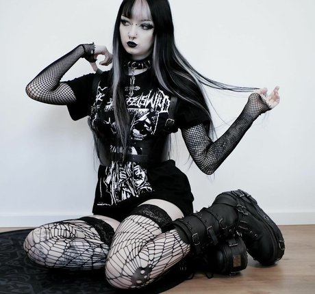 Nagie wyciekłe zdjęcie OnlyFans od Creepycassy