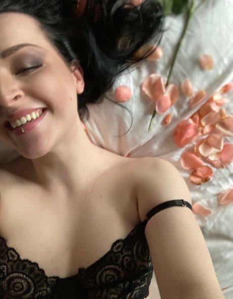 Nagie wyciekłe zdjęcie OnlyFans od Zoeunholy